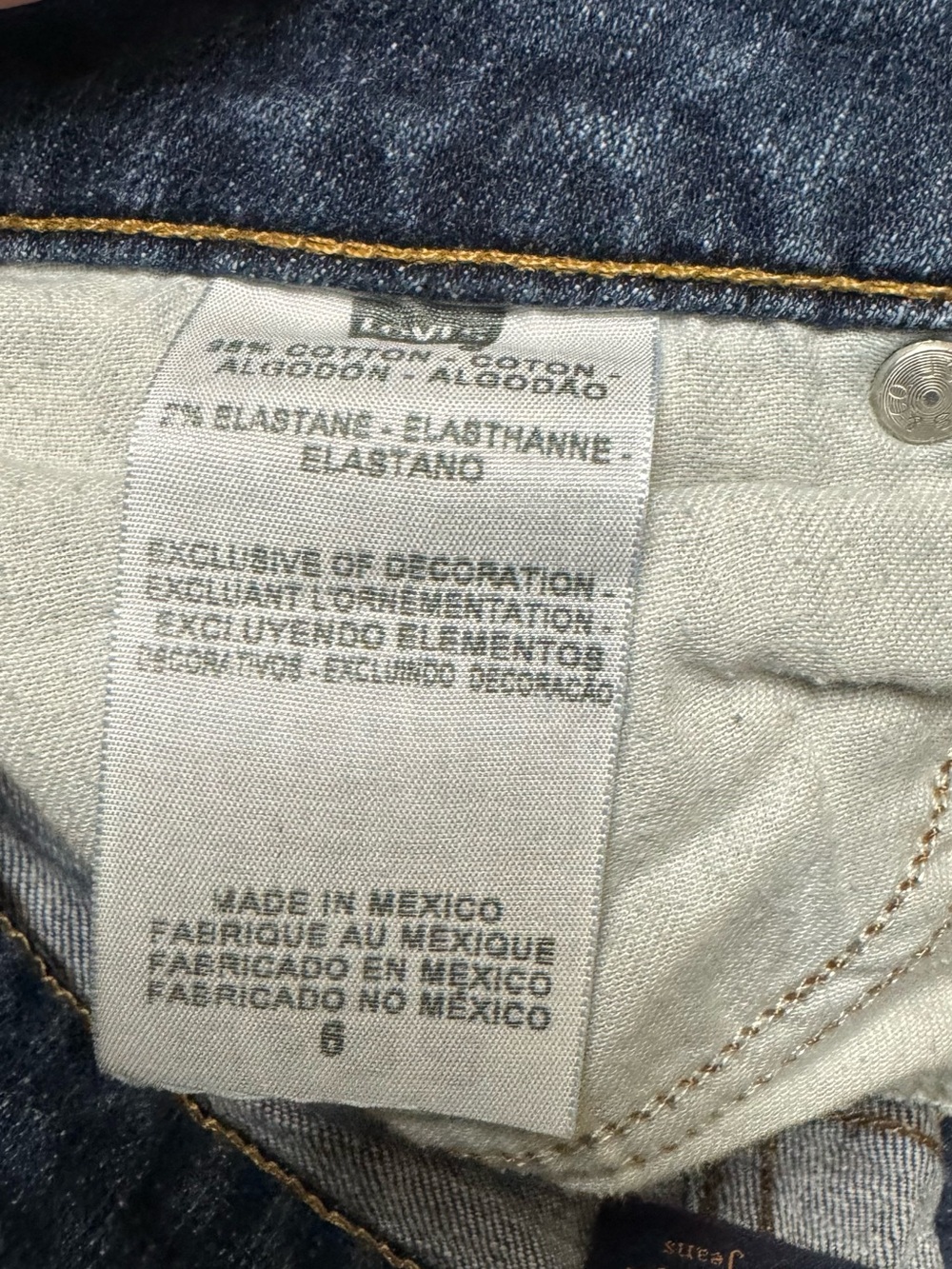 Levi's the original 526 Slender Straight-Leg Jeans — Dark Blue Denim size 6 - Picture 4 of 6